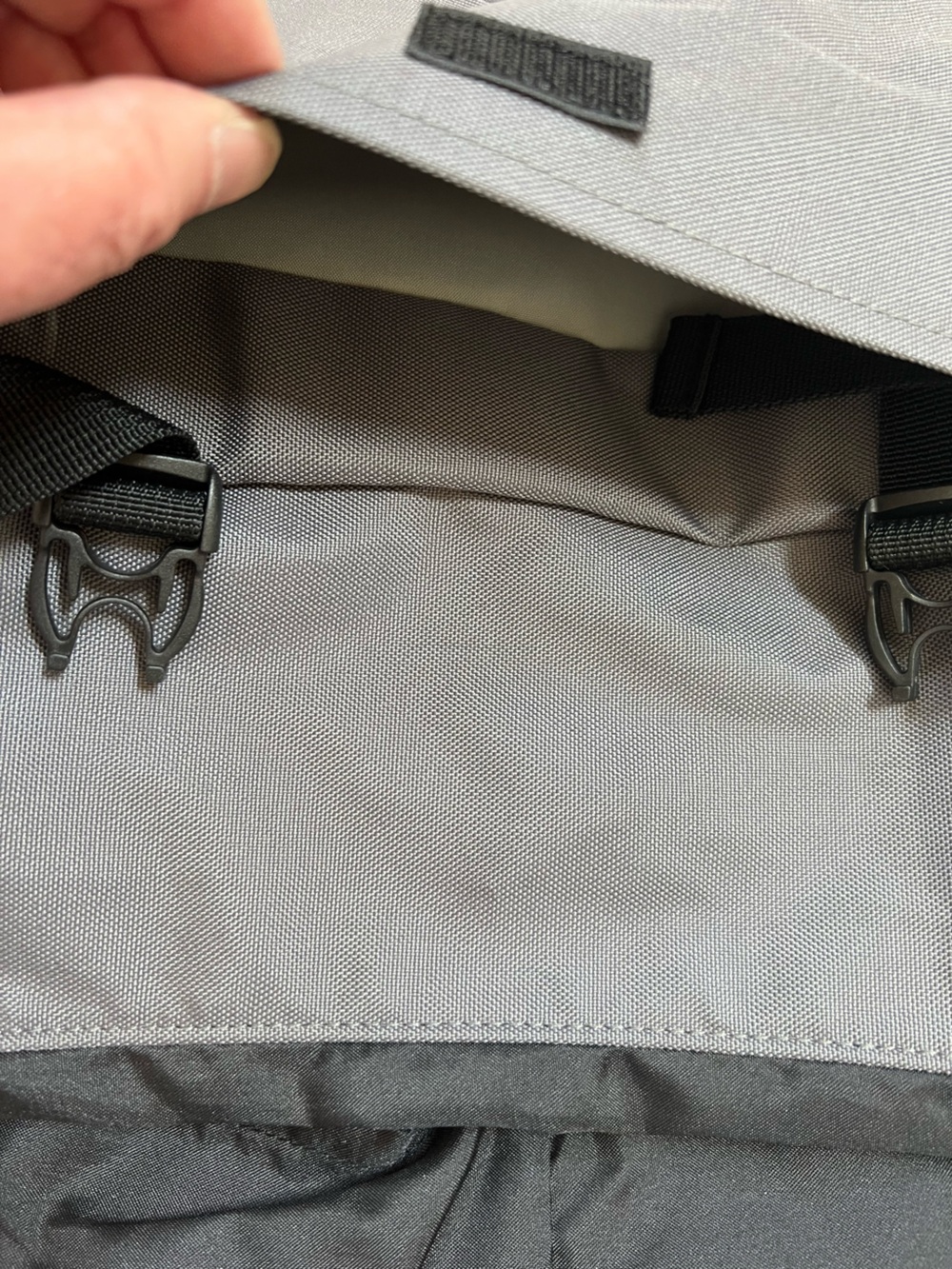 American Tourister EMBARK Computer Backpack "Ebay" Monogram NWT 18" Gray - Picture 5 of 10